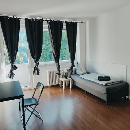 Ferienwohnung Monteurwohnung Messewohnung Duisburg Sued Grenze Duesseldorf 6 Personen Buitenkant foto