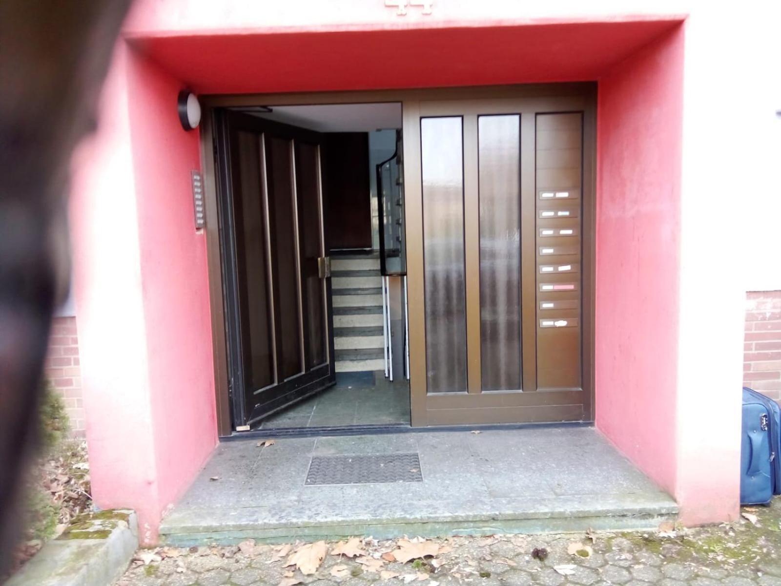 Ferienwohnung Monteurwohnung Messewohnung Duisburg Sued Grenze Duesseldorf 6 Personen Buitenkant foto