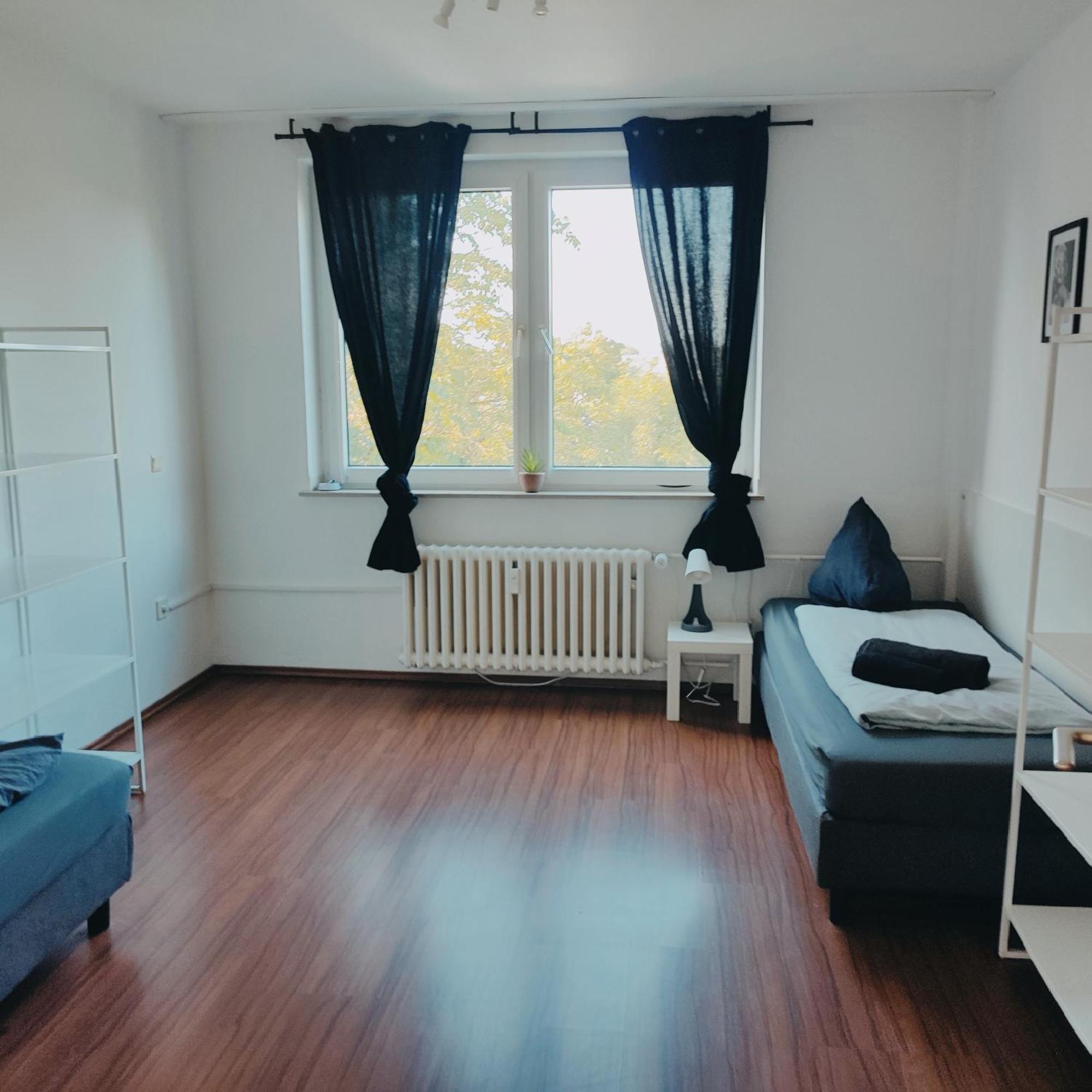 Ferienwohnung Monteurwohnung Messewohnung Duisburg Sued Grenze Duesseldorf 6 Personen Buitenkant foto